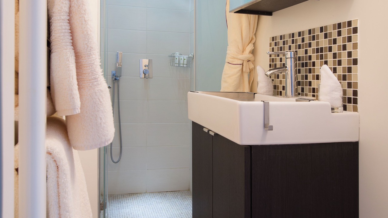 Photo of Bathroom in Beaune City Centre