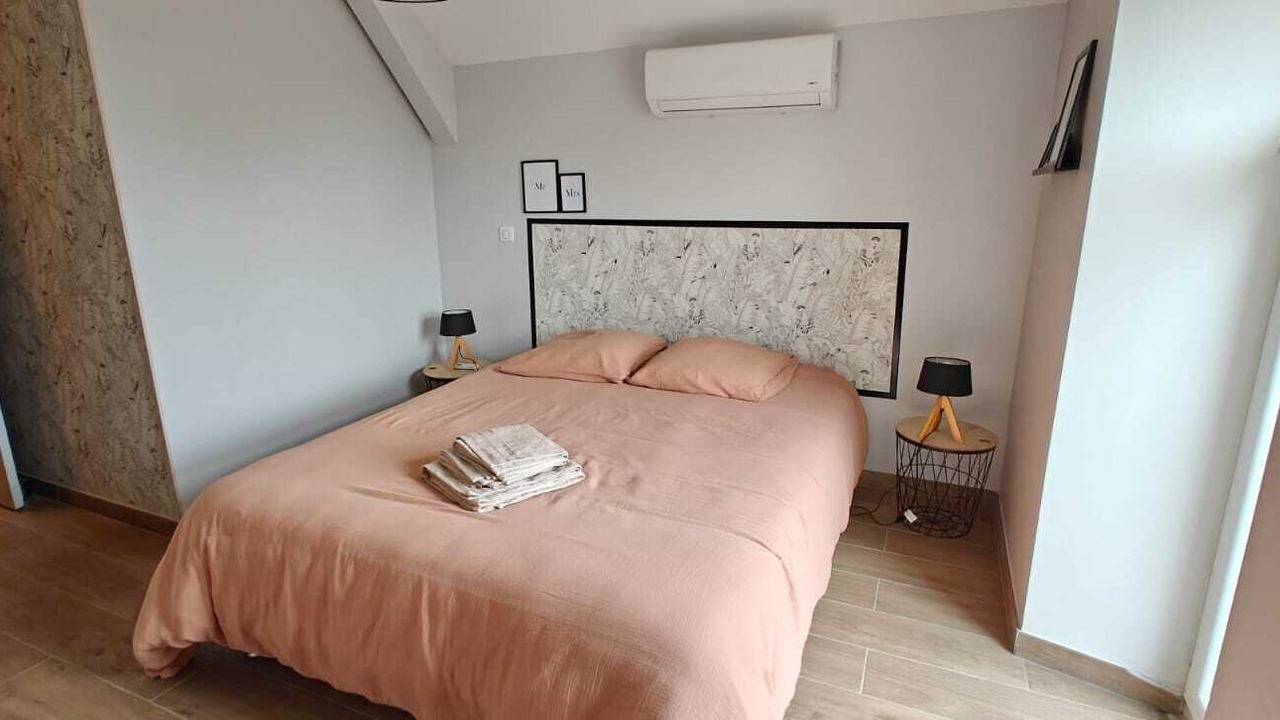 Photo of Bedroom in Contrexeville