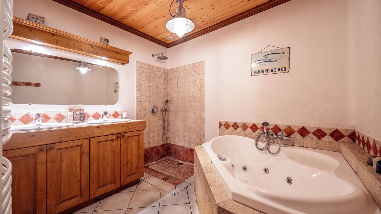 Photo of Bathroom in Hautecour