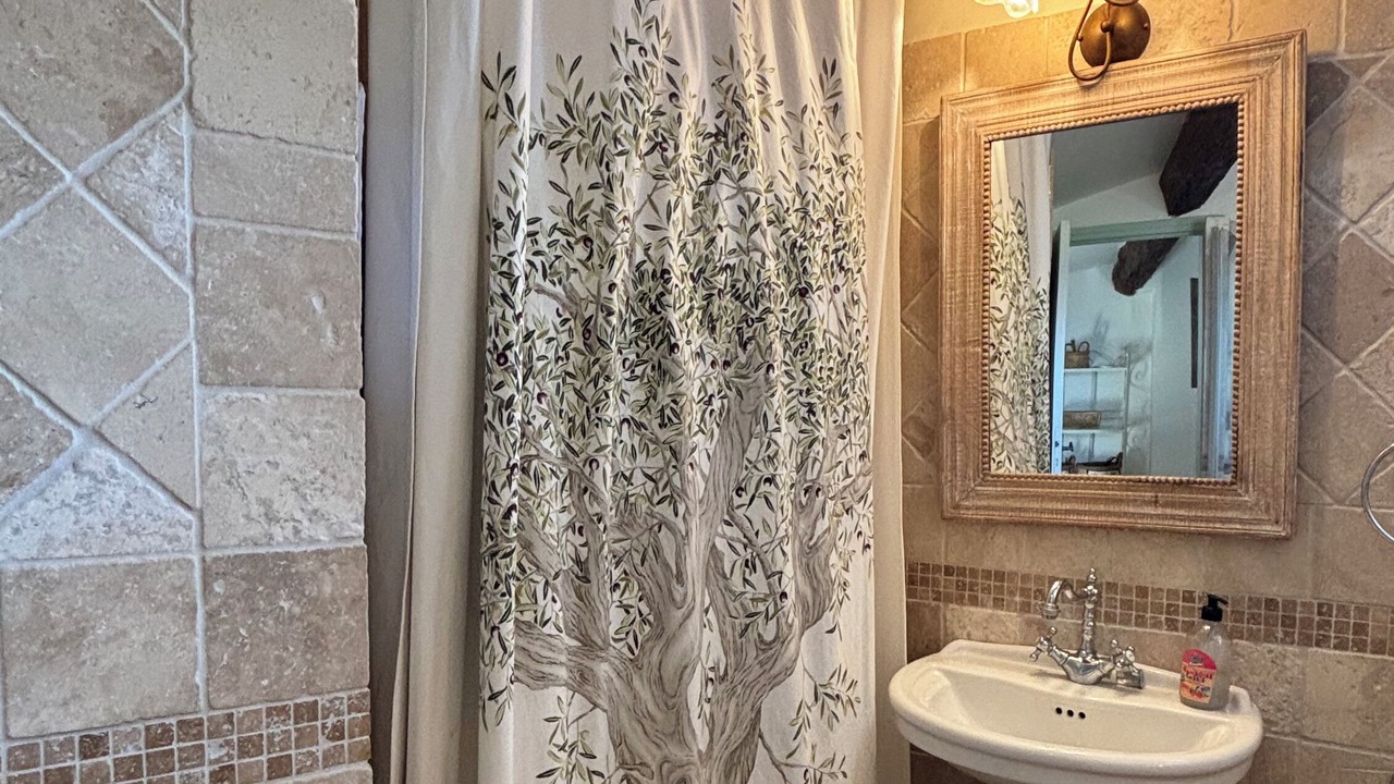 Photo of Bathroom in Sablet
