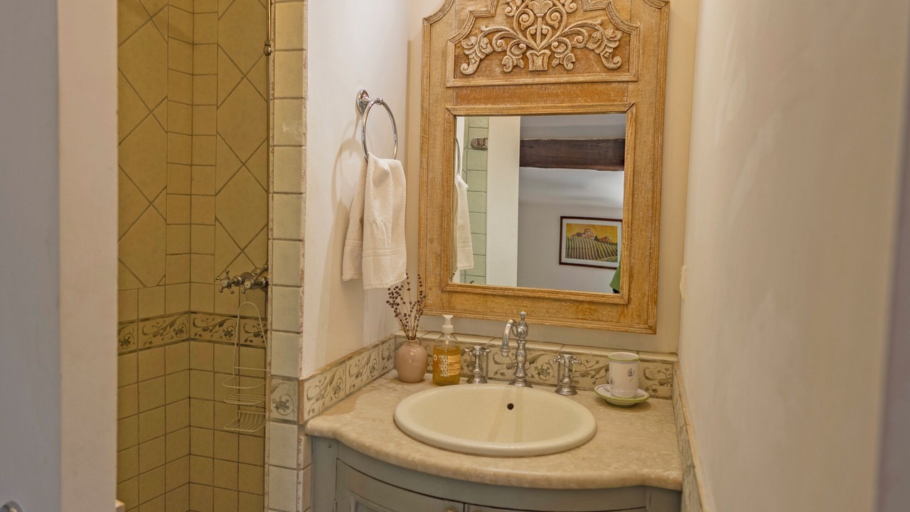 Photo of Bathroom in Sablet