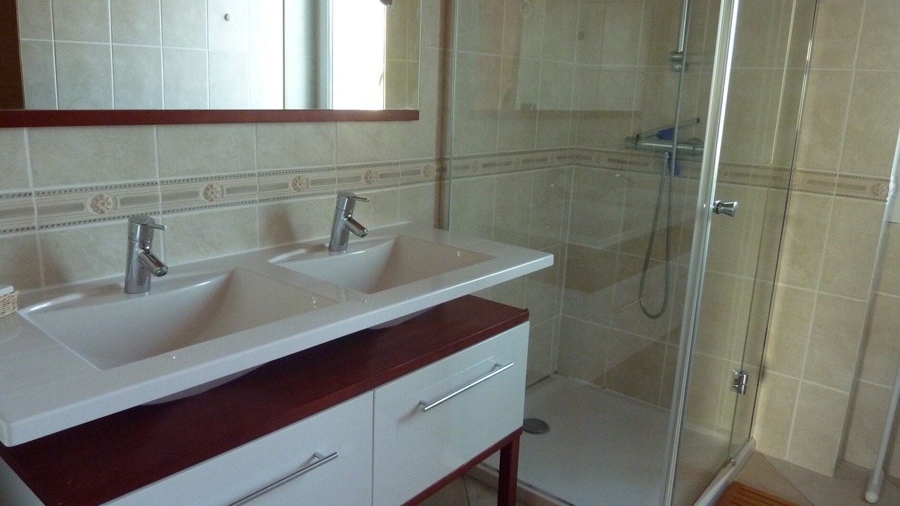 Photo of Bathroom in Premanon