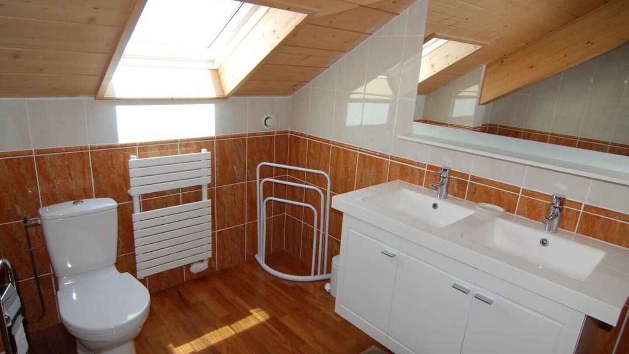 Photo of Bathroom in Premanon