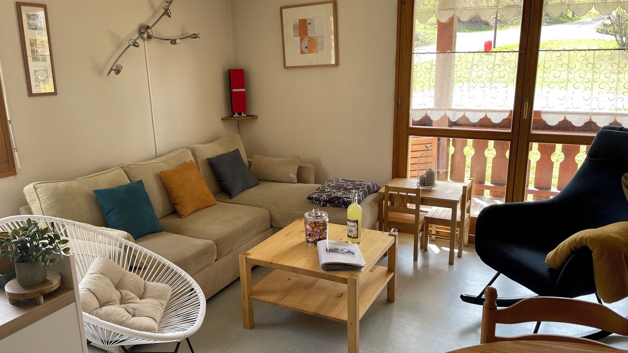 Photo of Livingroom in Les Hopitaux-Neufs