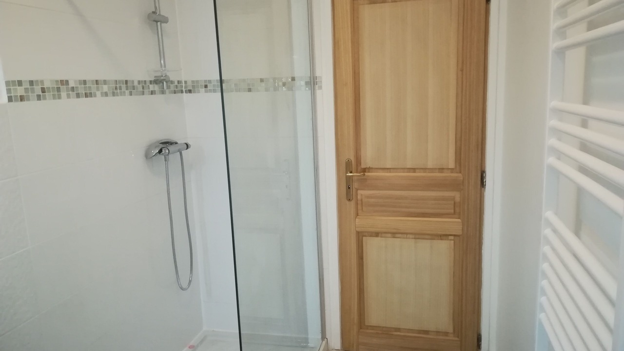 Photo of Bathroom in Charolles
