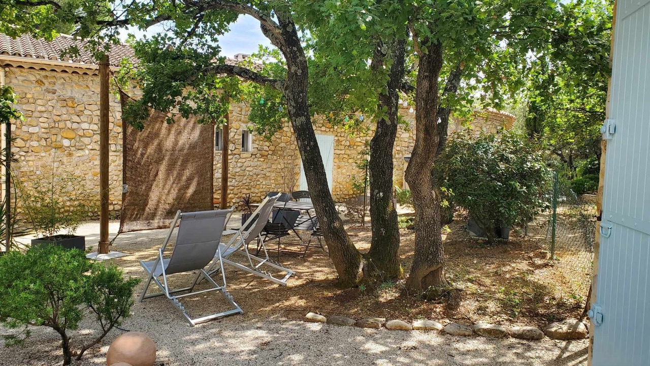 Photo of Patio Balcony in Saint-Maurice-sur-Eygues