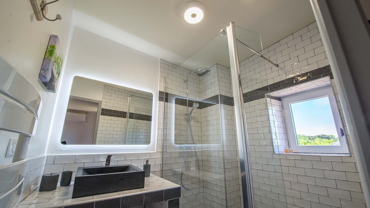 Photo of Bathroom in Colonzelle