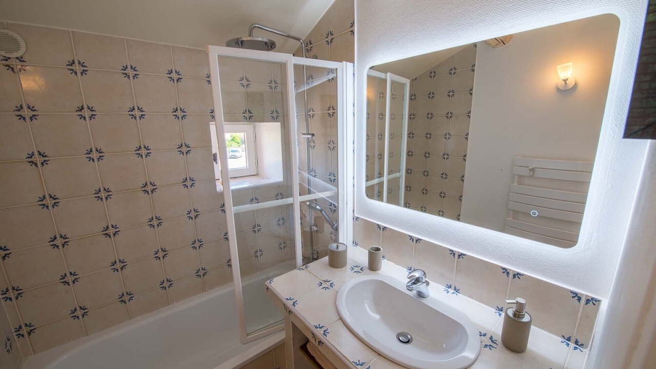 Photo of Bathroom in Colonzelle