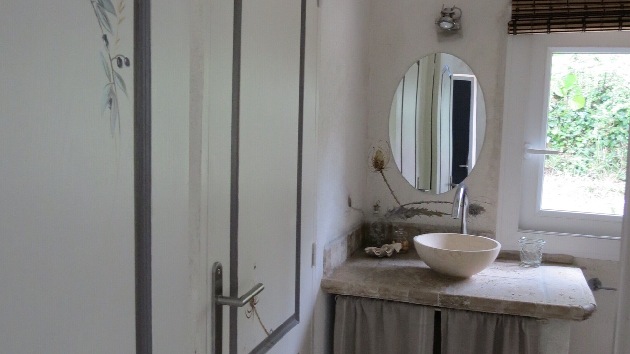 Photo of Bathroom in Nyons