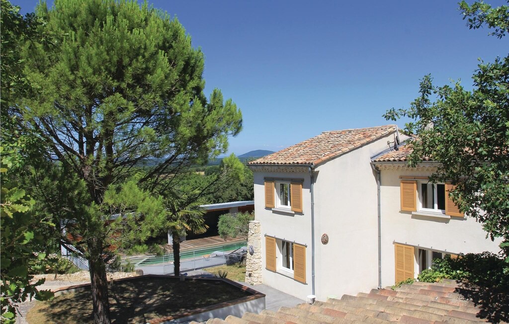 Photo of Buildings in Malataverne