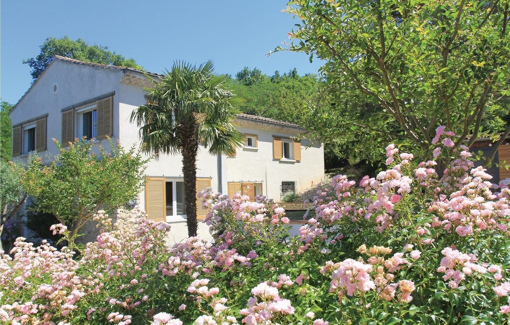 Photo of Buildings in Malataverne