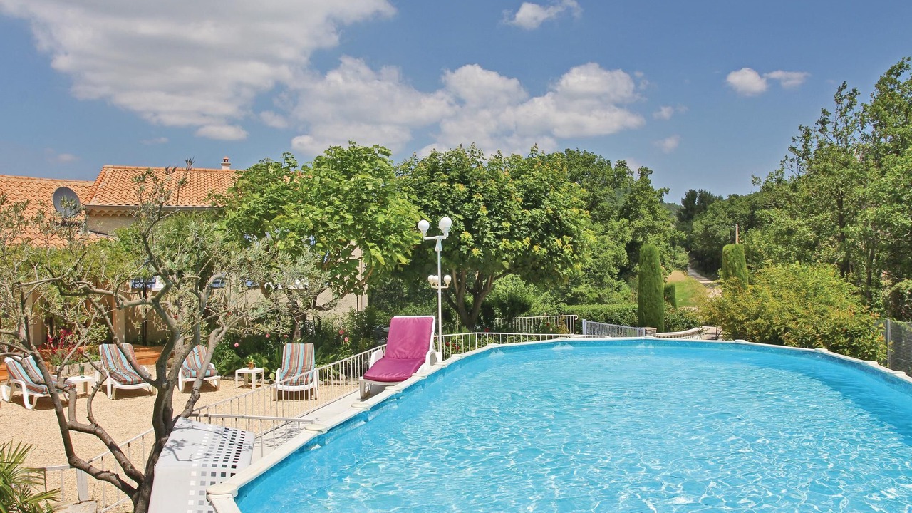 Photo of Outdoor in Puy-Saint-Martin