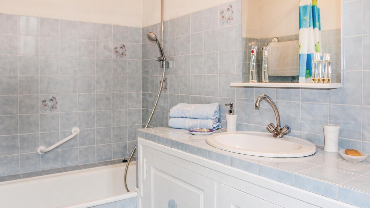 Photo of Bathroom in Saint-Trinit