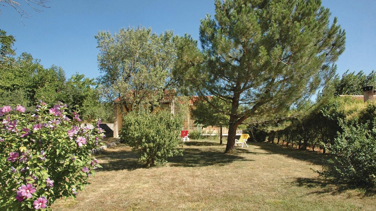 Photo of Others in Saint-Trinit