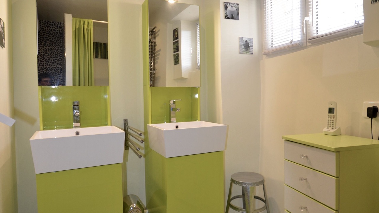 Photo of Bathroom in Venterol
