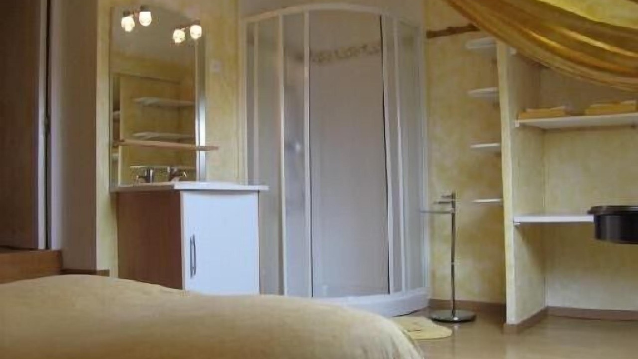 Photo of Bedroom in Quarre-les-Tombes