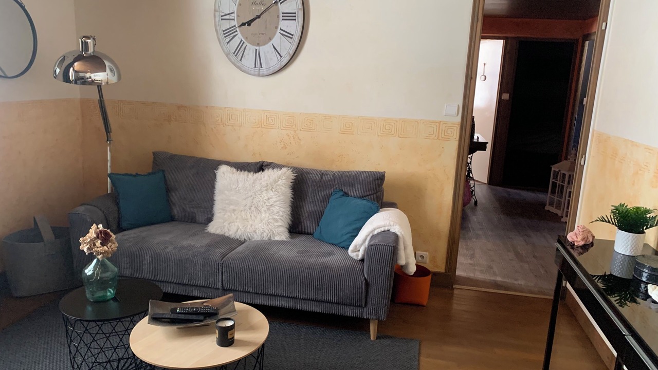Photo of Livingroom in Magny-les-Aubigny