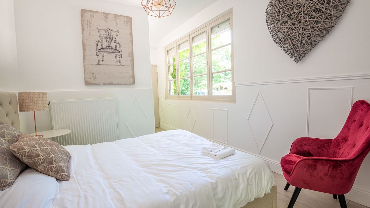 Photo of Bedroom in Saint-Etienne-de-Saint-Geoirs