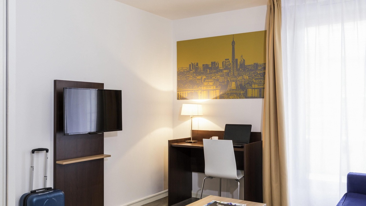 Photo of Bedroom in Clamart