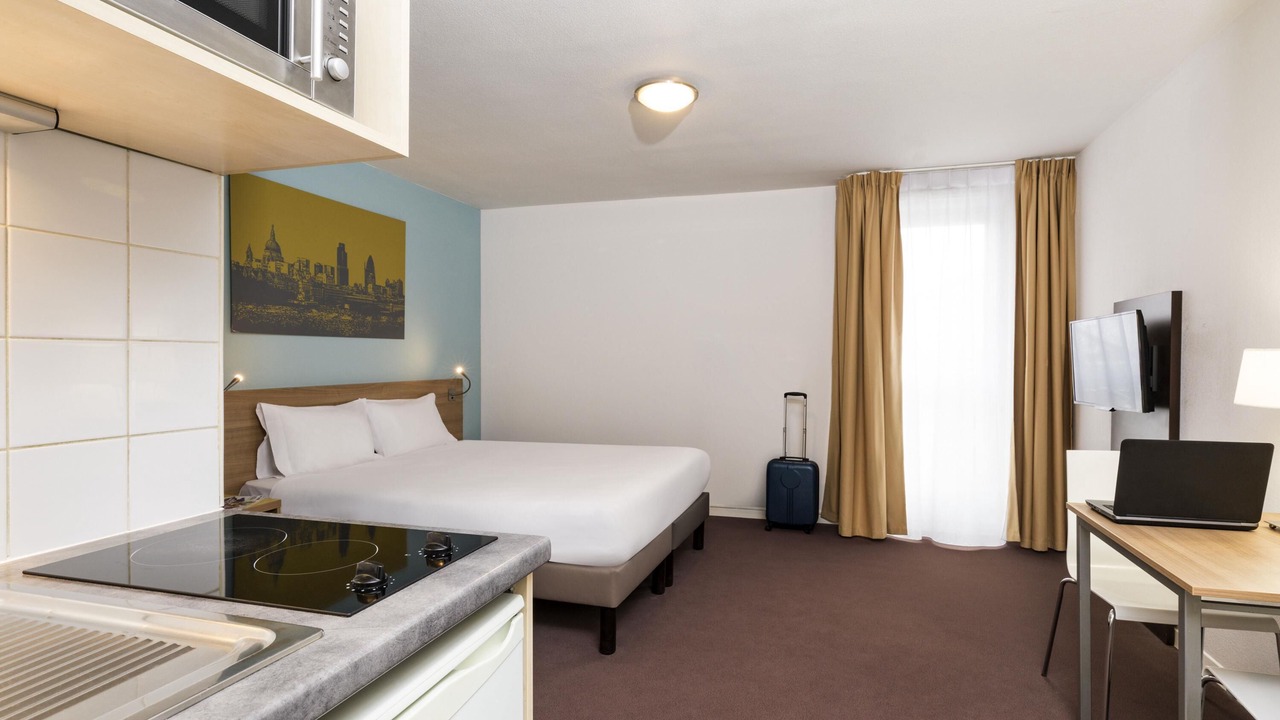 Photo of Bedroom in Clamart