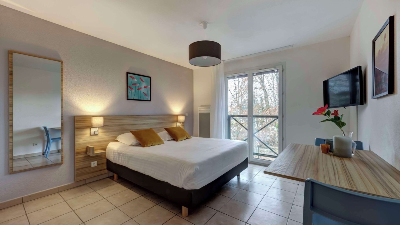 Photo of Bedroom in Divonne-les-Bains