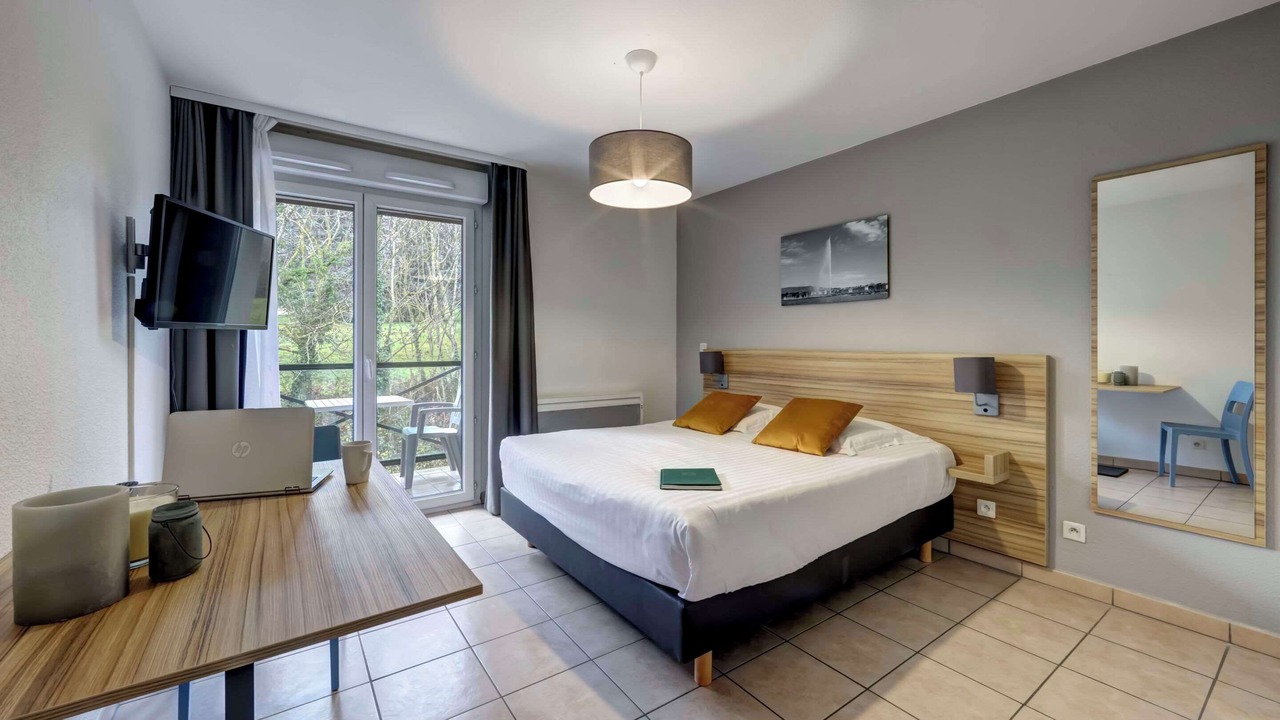 Photo of Bedroom in Divonne-les-Bains