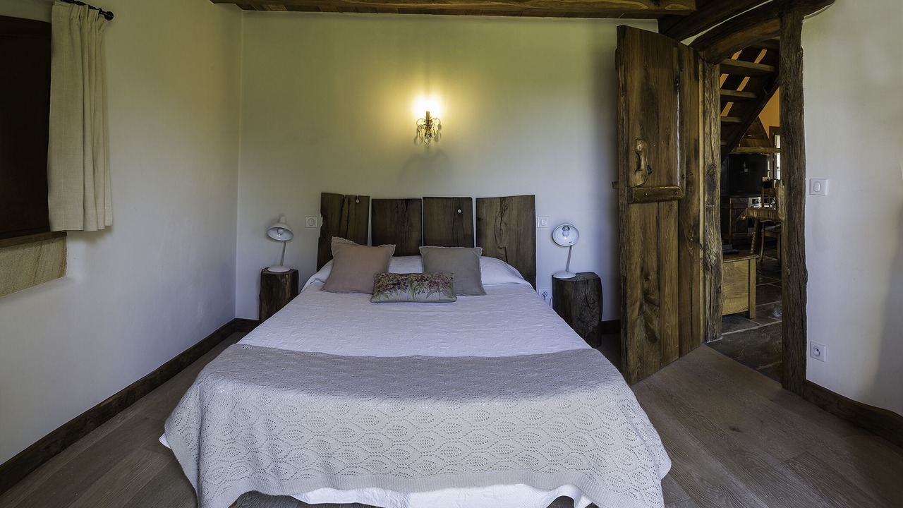 Photo of Bedroom in Sare