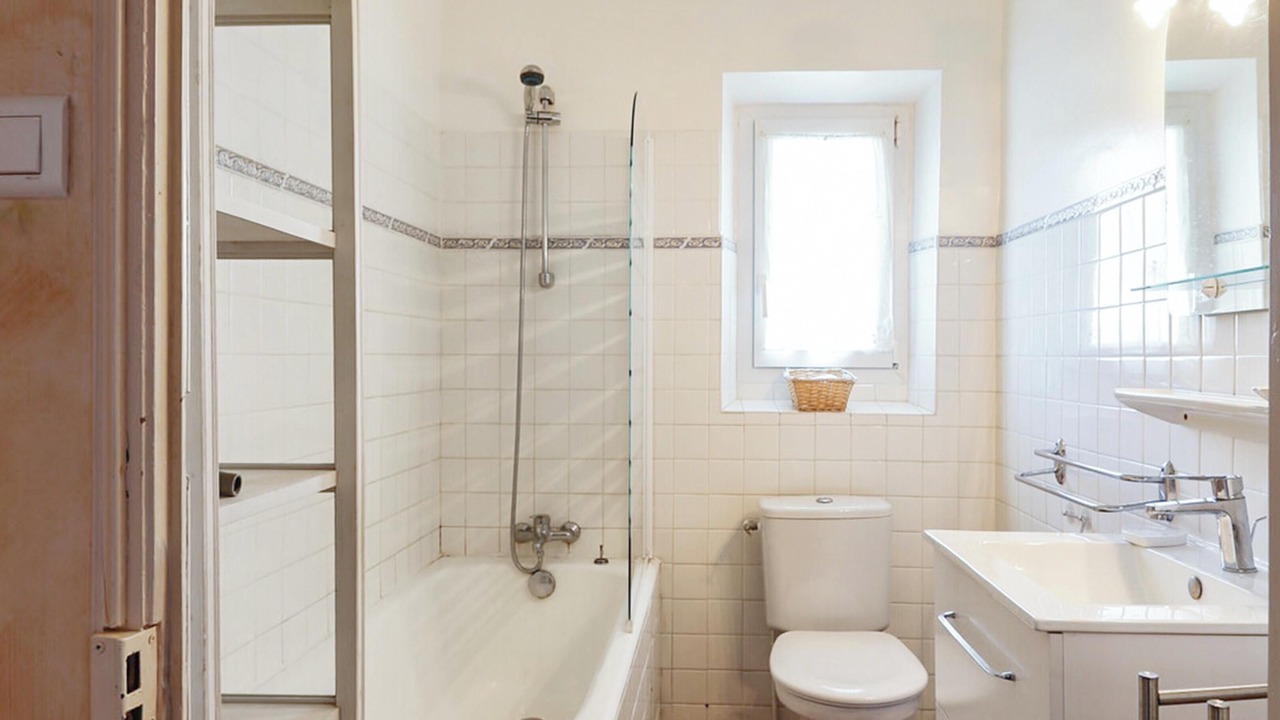 Photo of Bathroom in Caromb