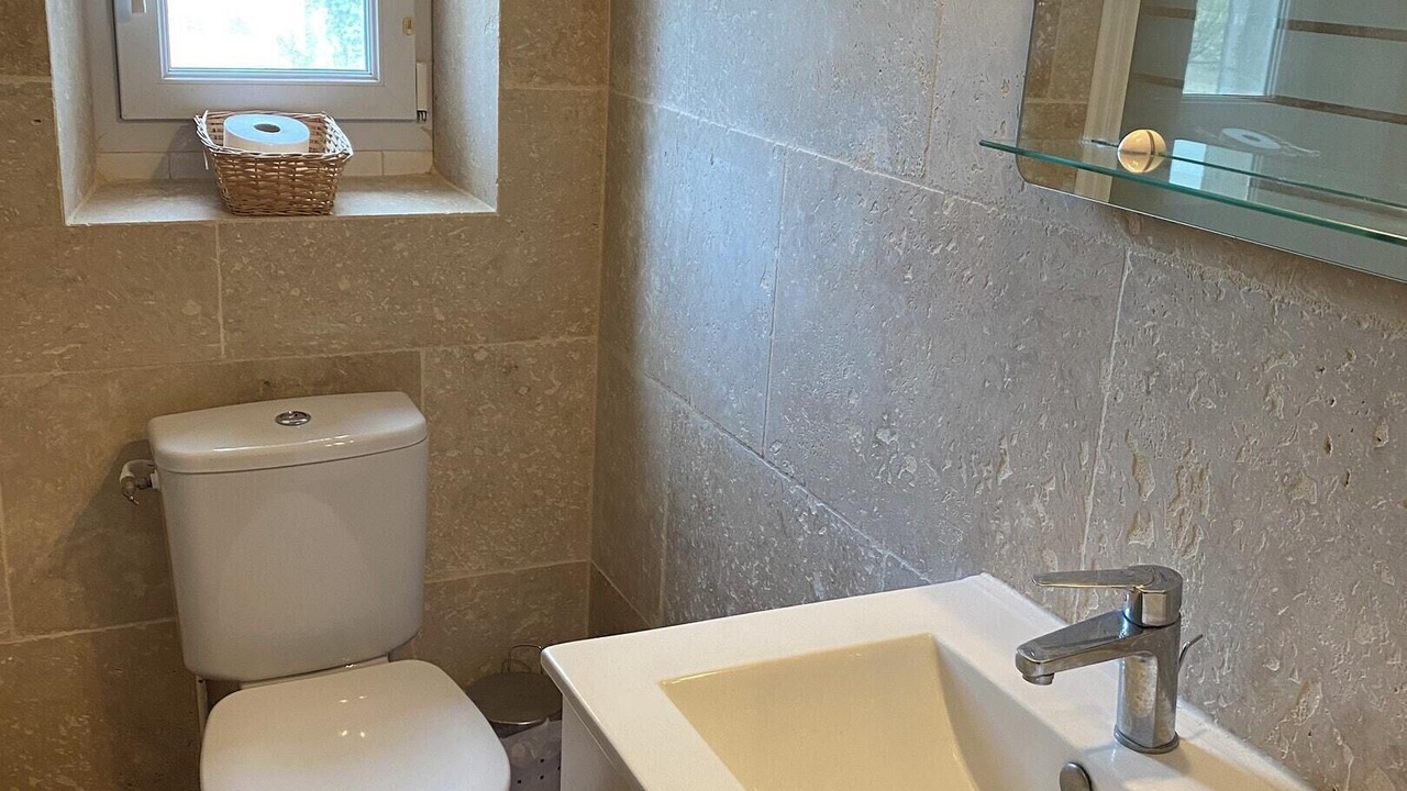 Photo of Bathroom in Caromb