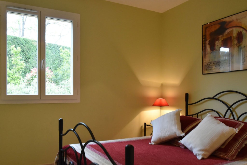 Photo of Bedroom in Beaumes-de-Venise