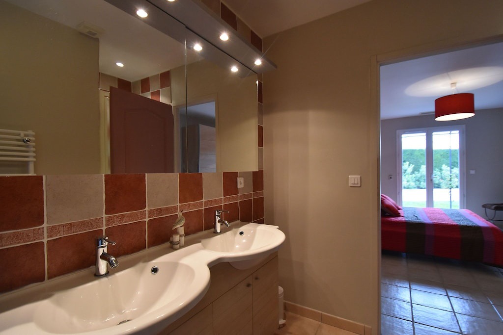Photo of Bathroom in Beaumes-de-Venise