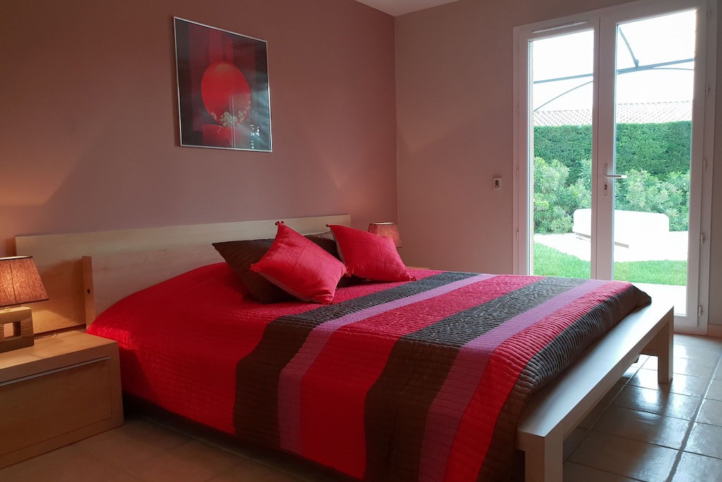 Photo of Bedroom in Beaumes-de-Venise