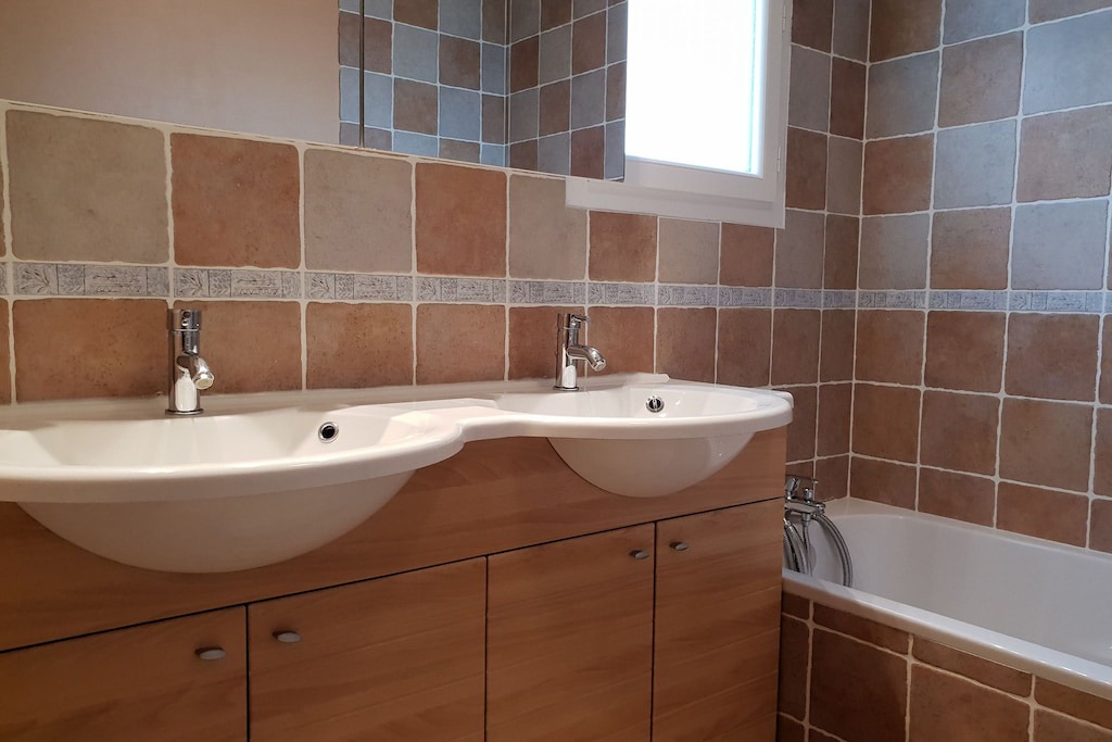 Photo of Bathroom in Beaumes-de-Venise