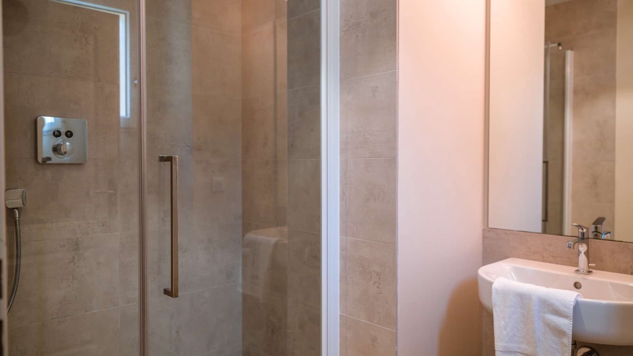 Photo of Bathroom in Castelnau-de-Montmiral