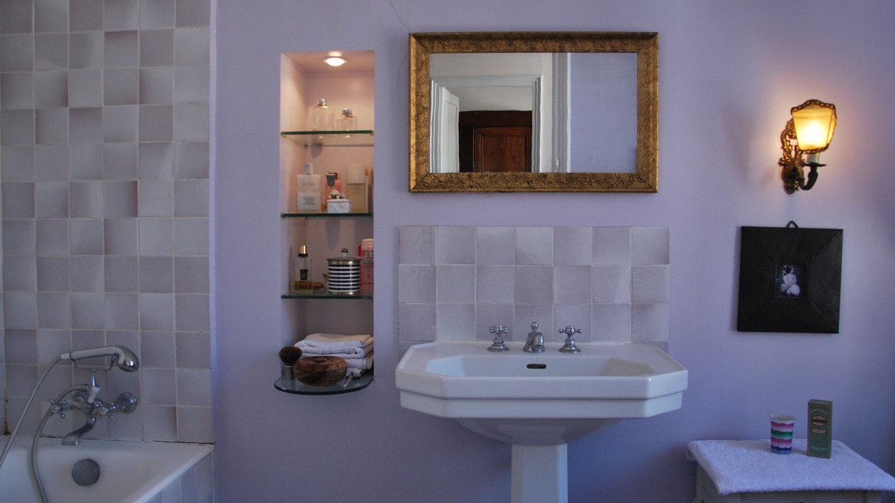 Photo of Bathroom in Crain