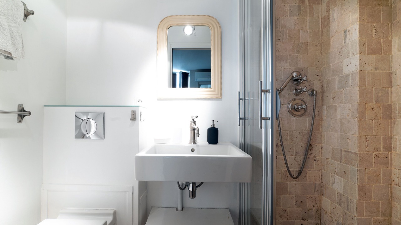 Photo of Bathroom in Odeon