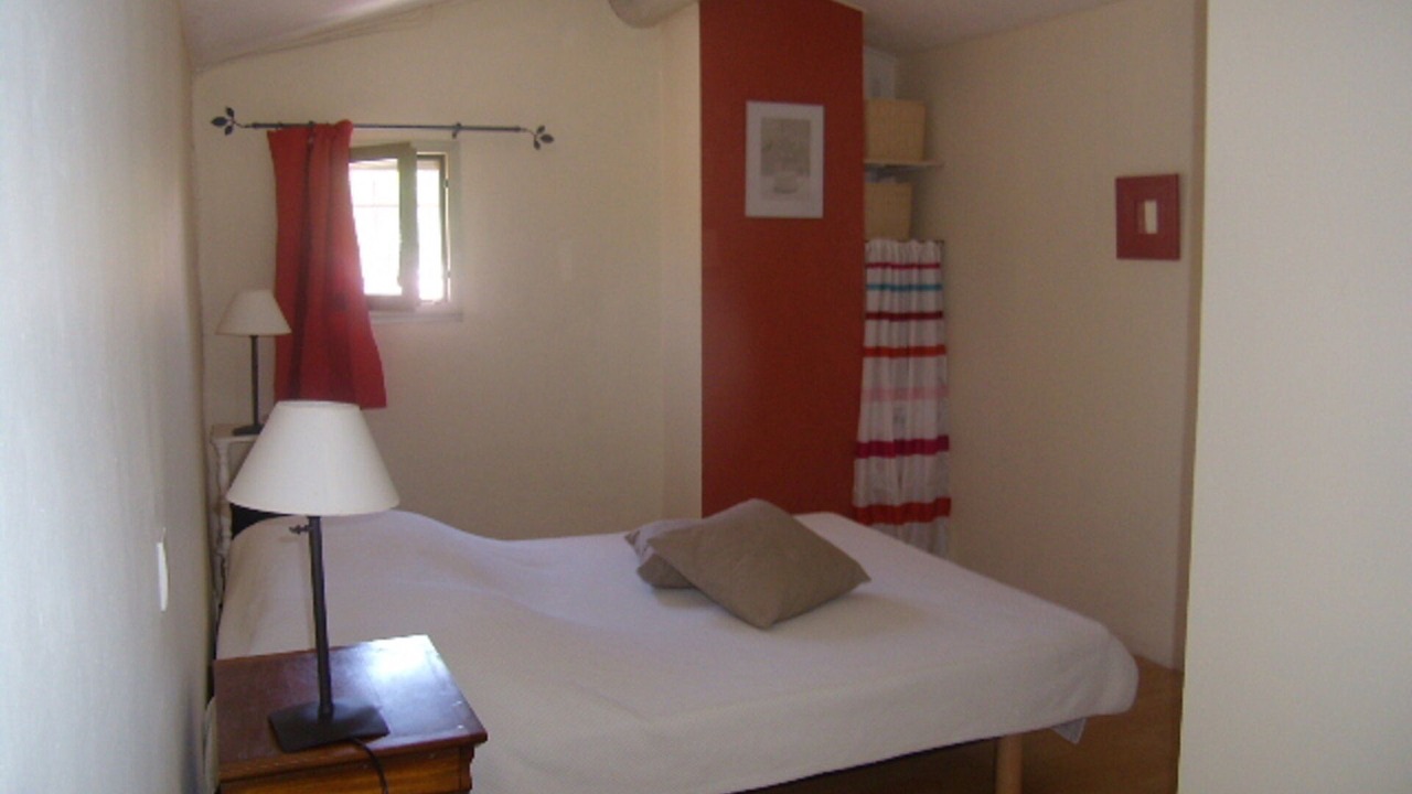 Photo of Bedroom in Saint-Pierre-de-Vassols