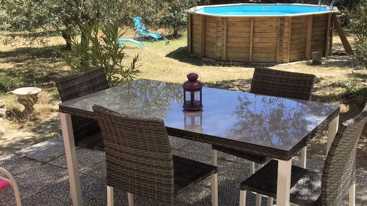 Photo of Outdoor in Saint-Pierre-de-Vassols