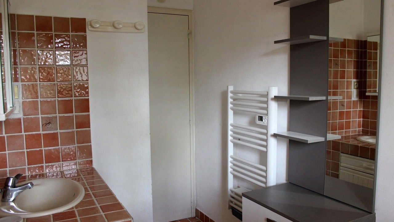 Photo of Bathroom in Saint-Pierre-de-Vassols