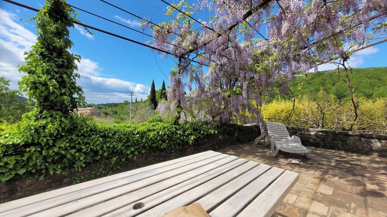 Photo of Patio Balcony in Vesseaux