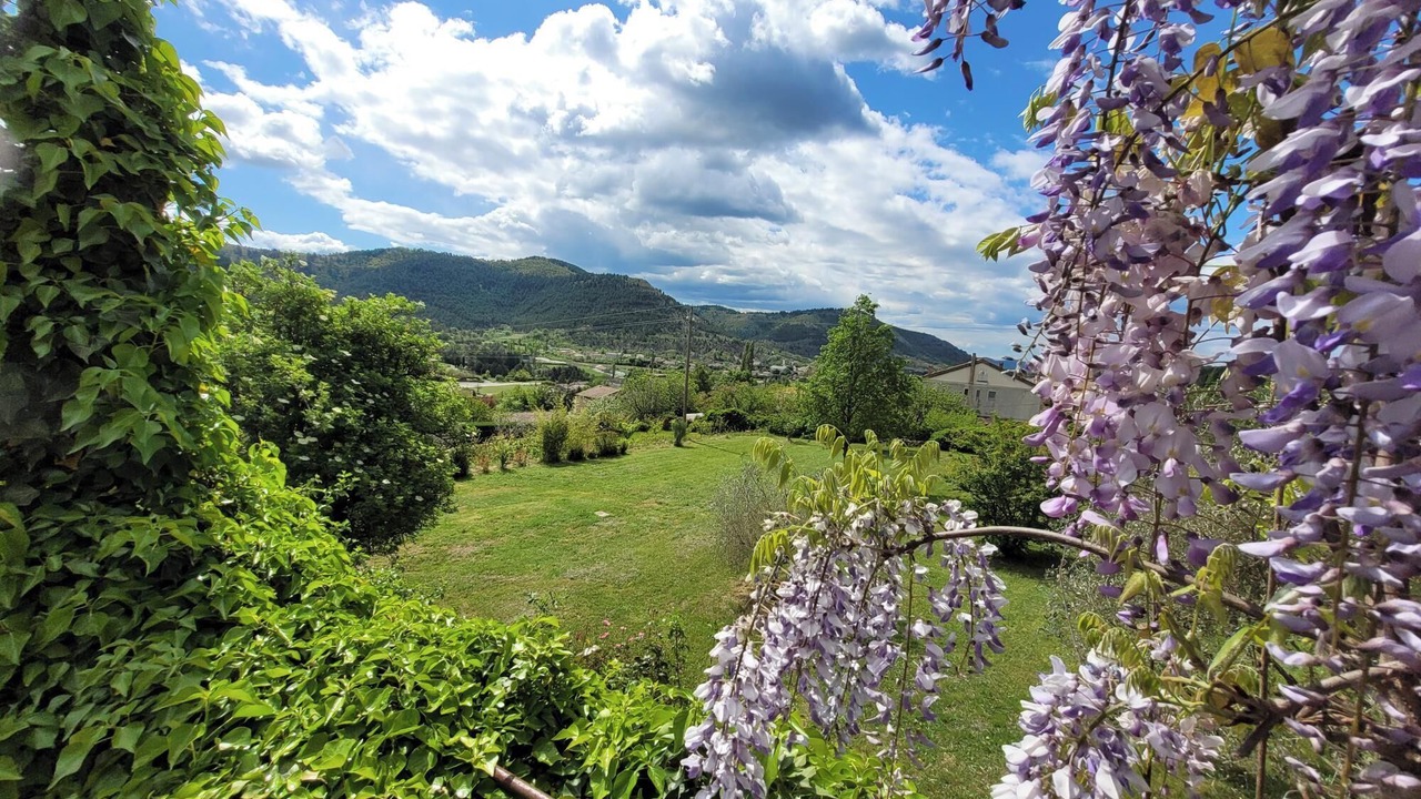 Photo of Outdoor in Vesseaux