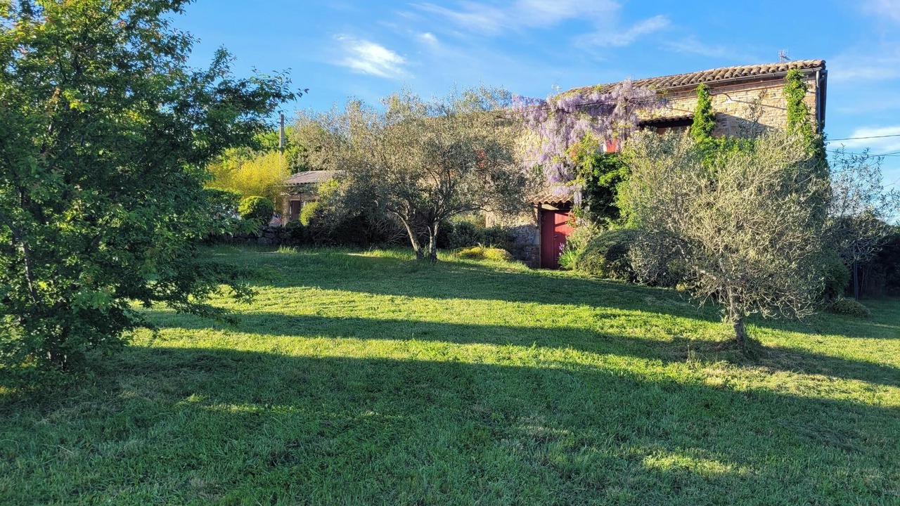 Photo of Outdoor in Vesseaux
