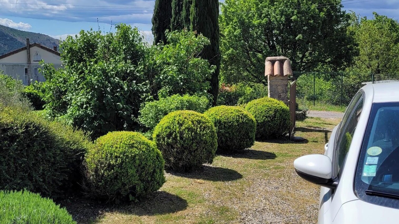 Photo of Outdoor in Vesseaux
