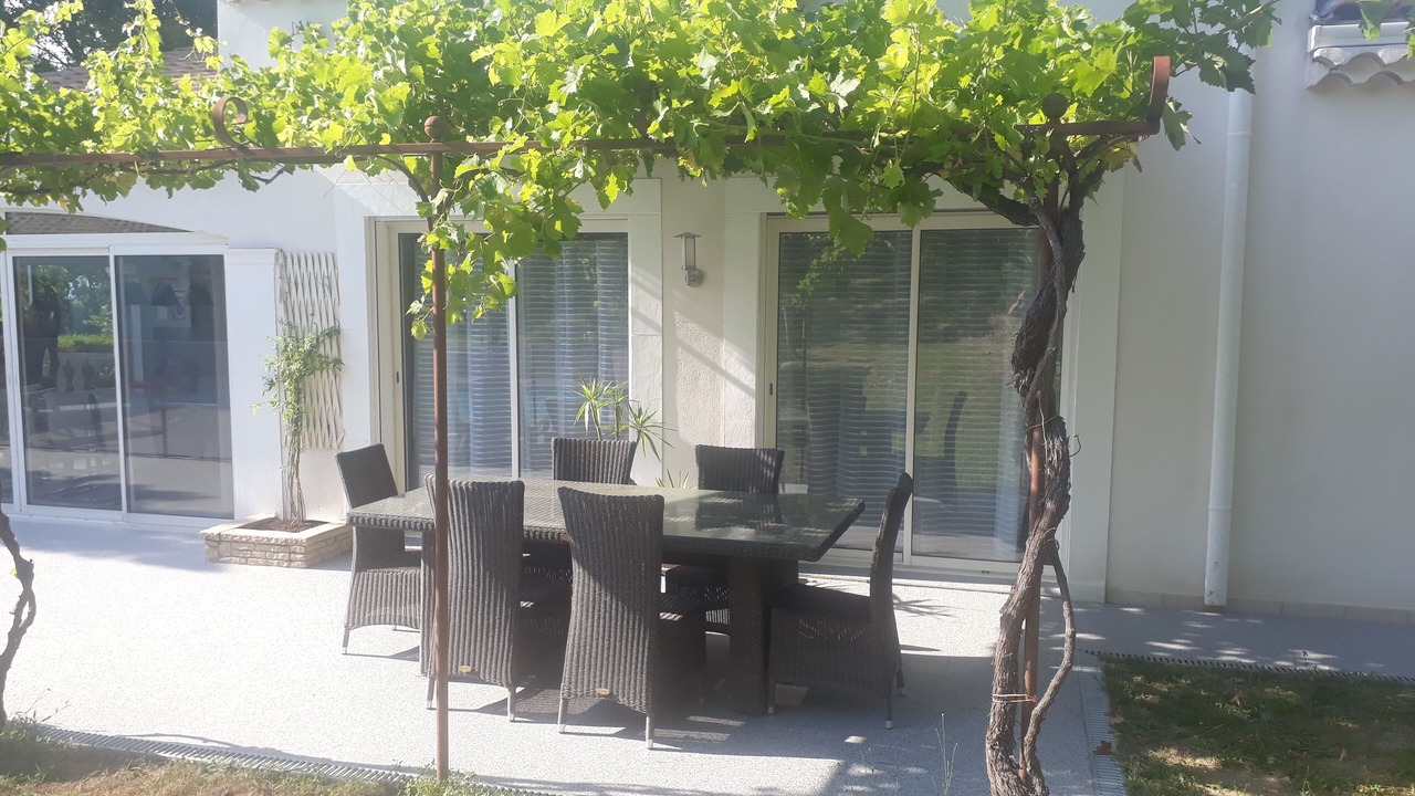 Photo of Outdoor in Allan