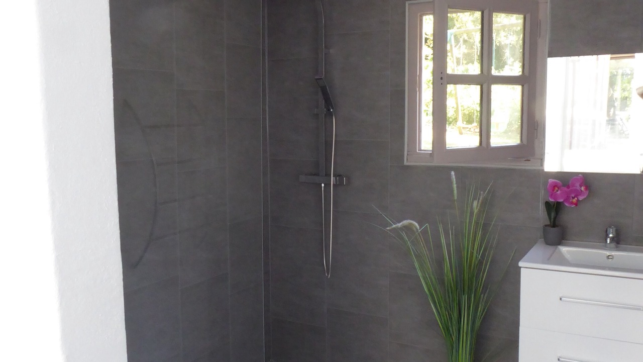 Photo of Bathroom in Allan