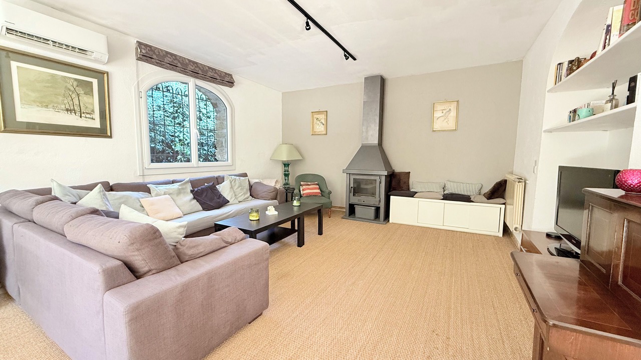 Photo of Livingroom in Suze-la-Rousse