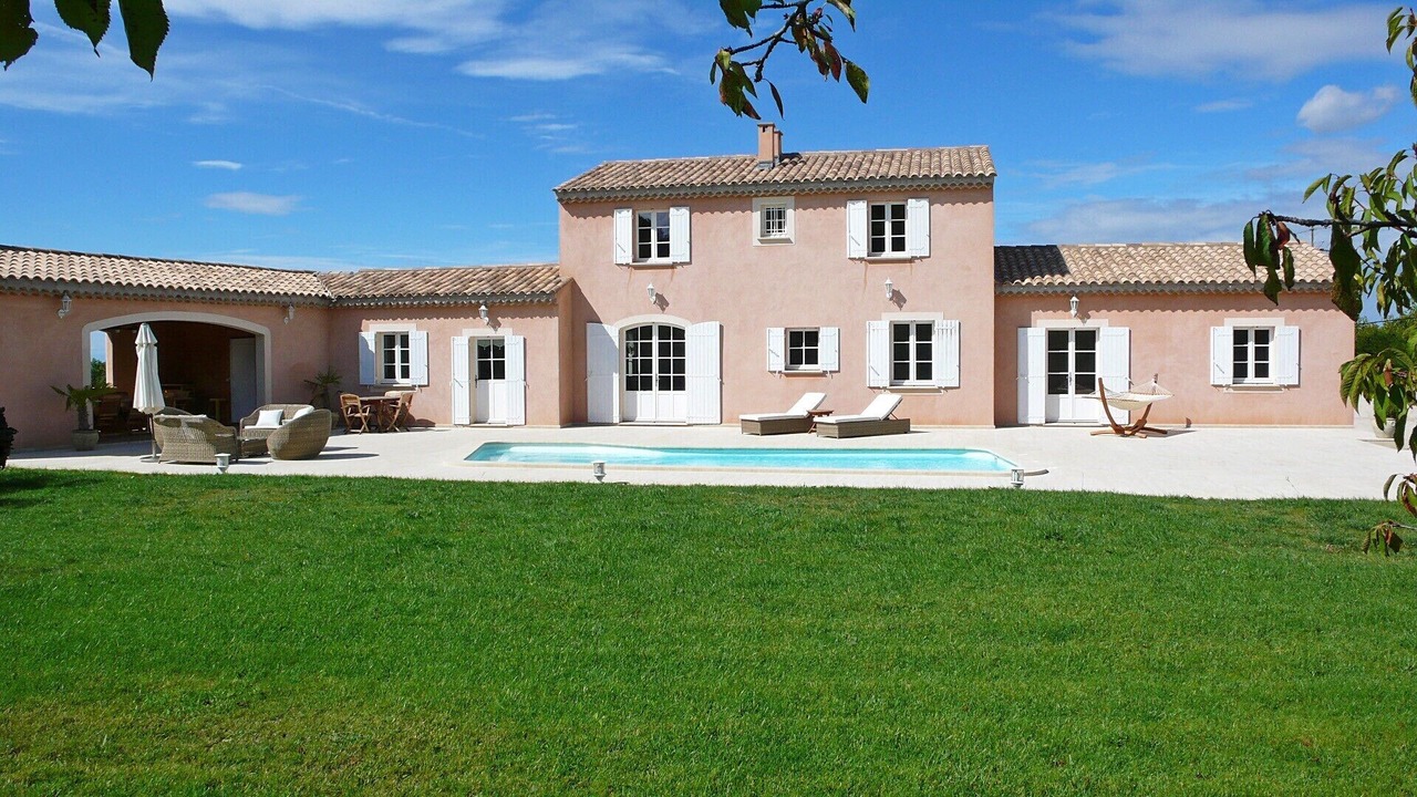 Photo of Outdoor in La Roque-sur-Pernes