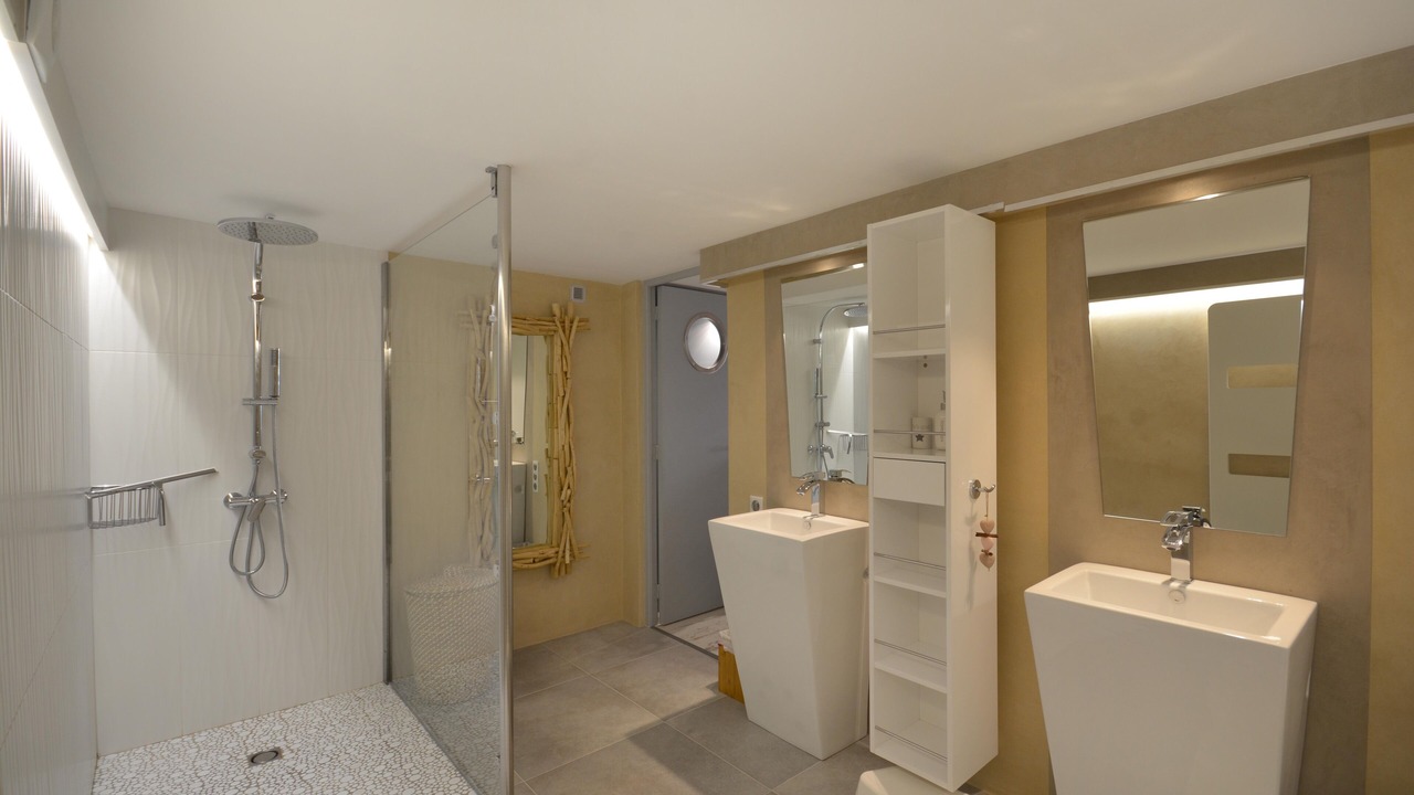 Photo of Bathroom in Saint-Romain-en-Viennois