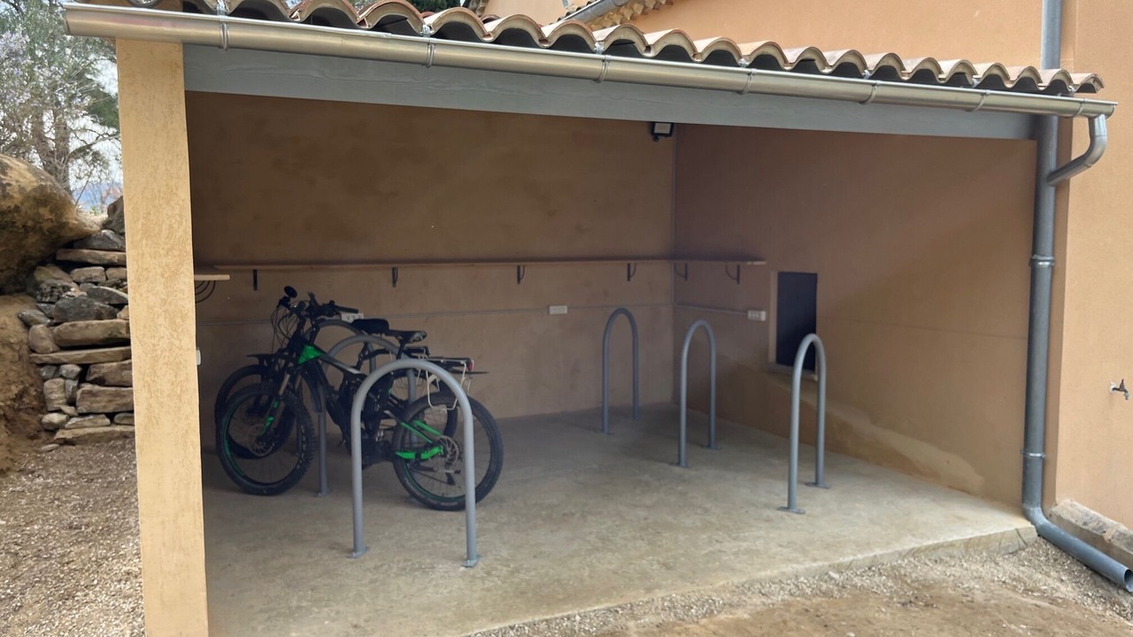 Photo of Outdoor in Rousset-les-Vignes