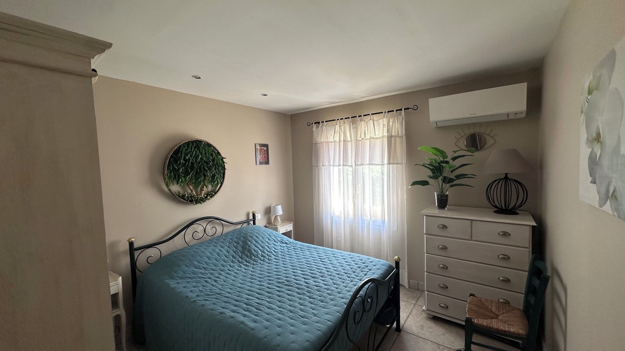 Photo of Bedroom in Malaucene